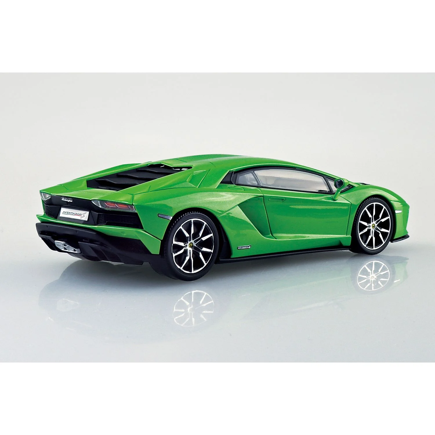 Aoshima 1/32 Snap Kit Lamborghini Aventador S – Pearl Green - Image 3